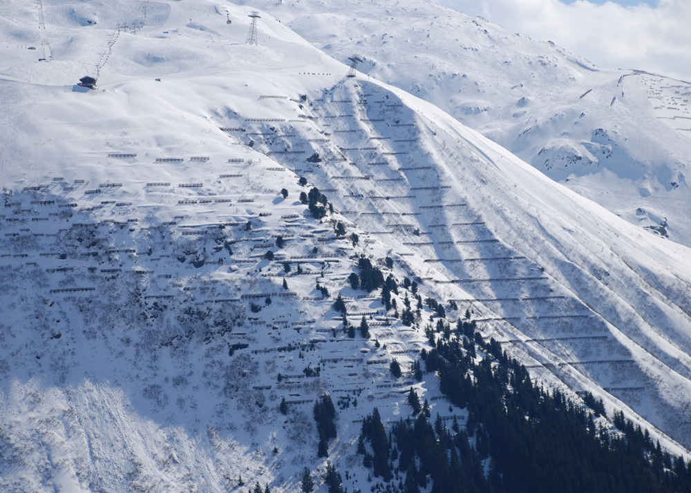https://alpinesolutions.com/wp-content/uploads/2023/10/Avalanche-Fencing-Switzerland_B-Gould-1.jpg
