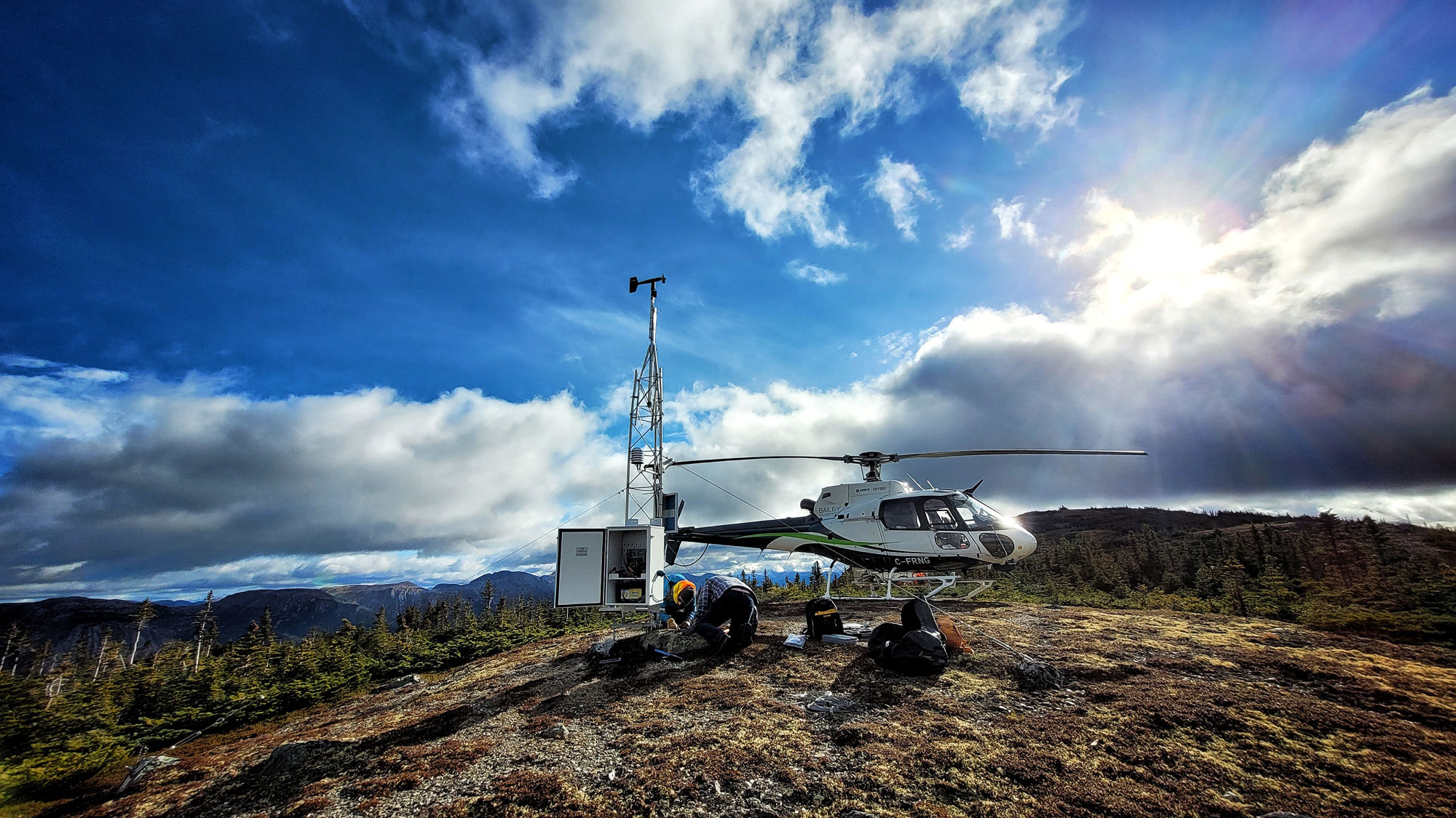 https://alpinesolutions.com/wp-content/uploads/2024/01/Alpine-Solutions-Weather-Station.jpg